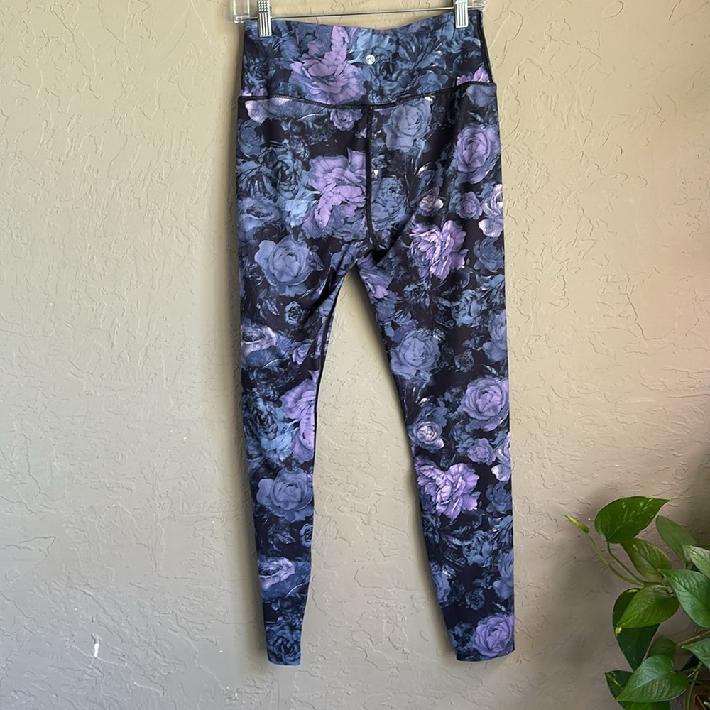 Apana floral rose purple and blue athletic leggings size‎ medium - Picture 4 of 4